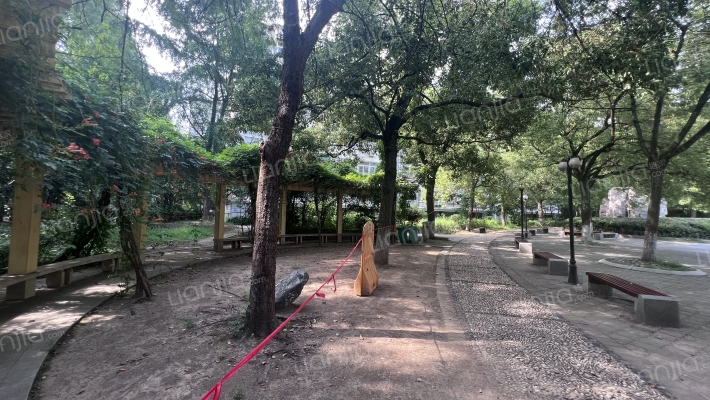 武汉科技大学宿舍外景图