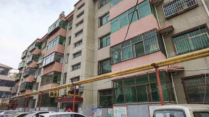 附中宿舍外景图