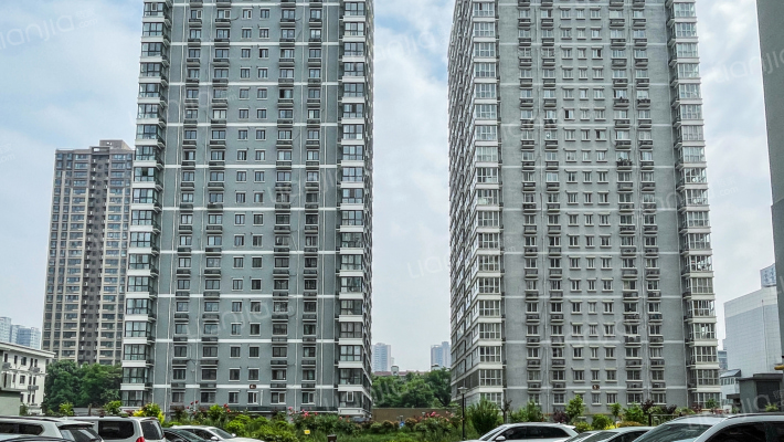 太白馨苑小区外景图