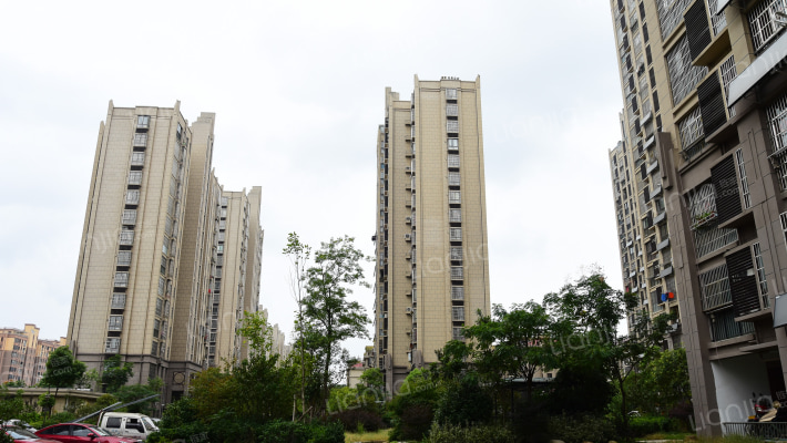 托斯卡纳小镇外景图