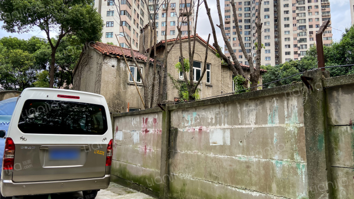 虹桥路997号外景图