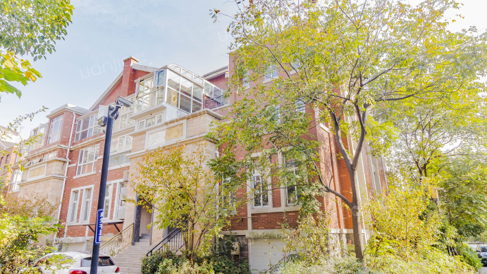 臻岳君庭外景图