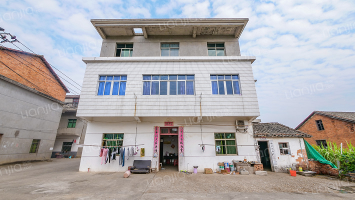 蓝天水云居外景图