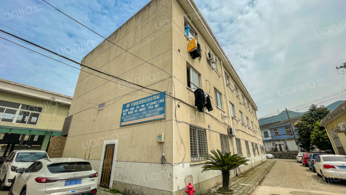 周夹农贸市场外景图