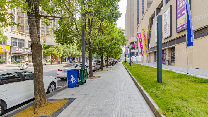 万家广场外景图