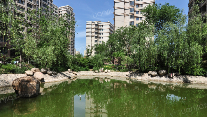 宝龙城市广场外景图