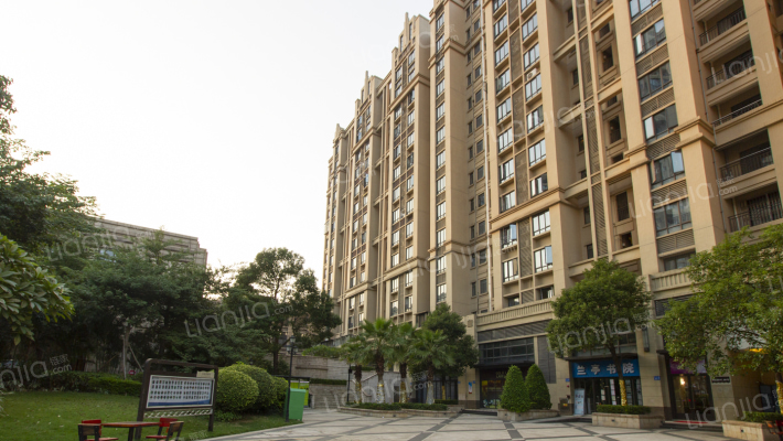 保利高尔夫郡水晶宫寓外景图