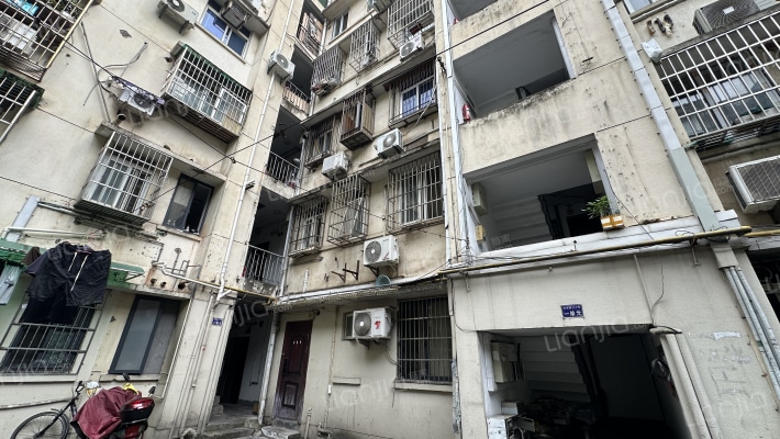 定安路132号外景图