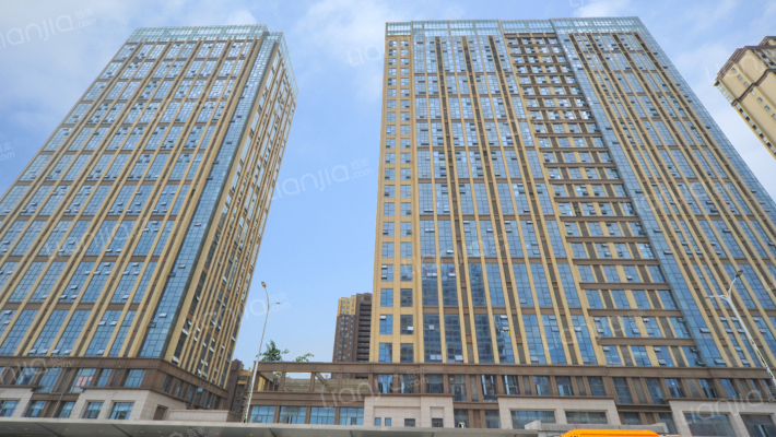 巨仁广场外景图