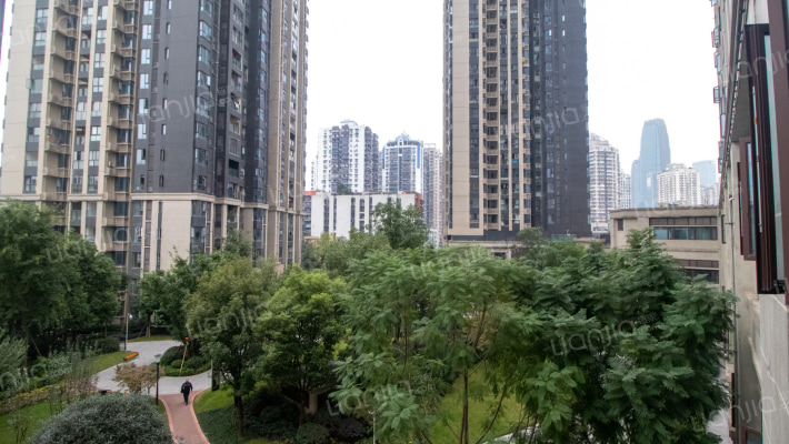 财信渝中城外景图