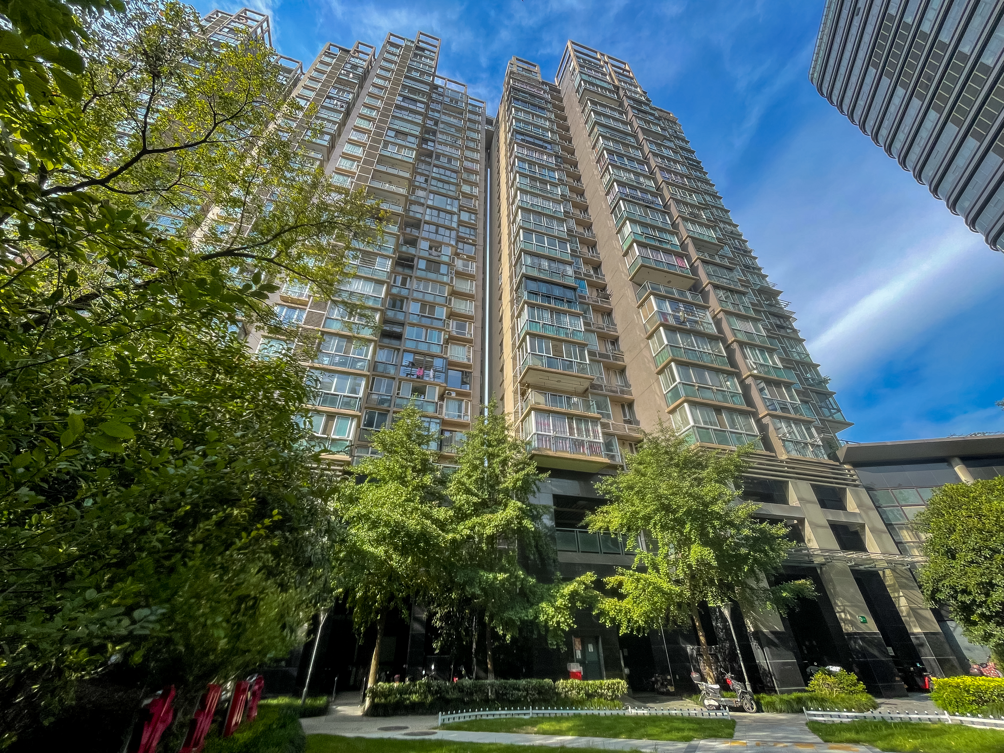 现代名苑小区实景 4