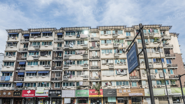 华藏寺巷外景图