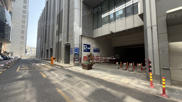 中铁青岛中心外景图