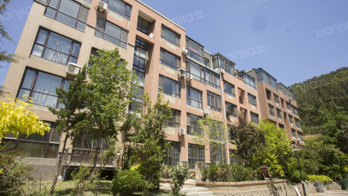 水畔香谷外景图