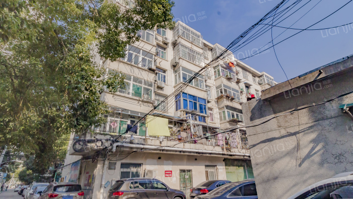 法院宿舍外景图