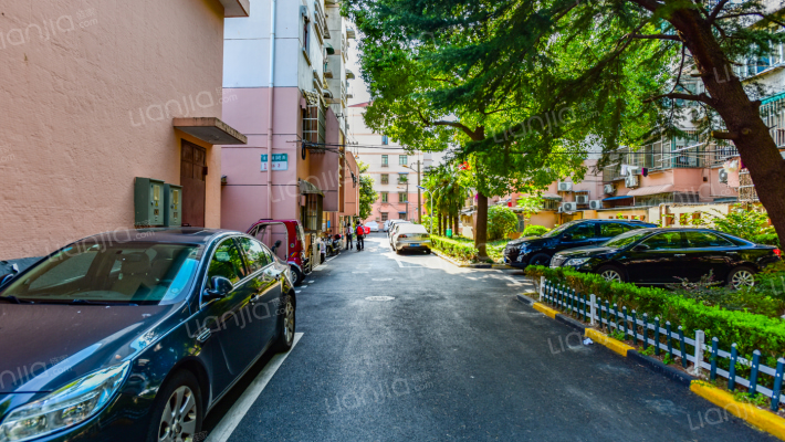 华一小区外景图