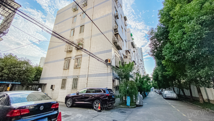 电力公寓外景图