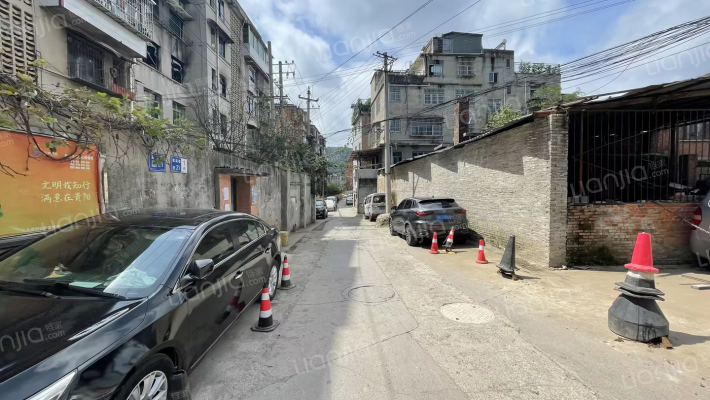 省物资学校小区外景图