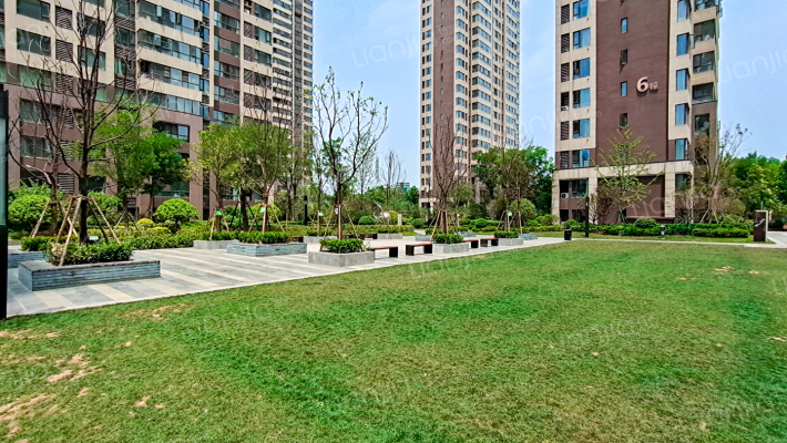 万科美景龙堂外景图