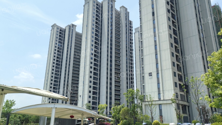 大汉春和云境外景图