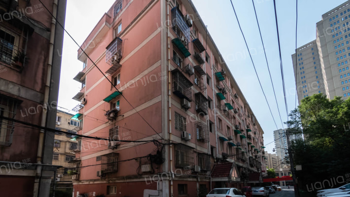 山川公寓外景图