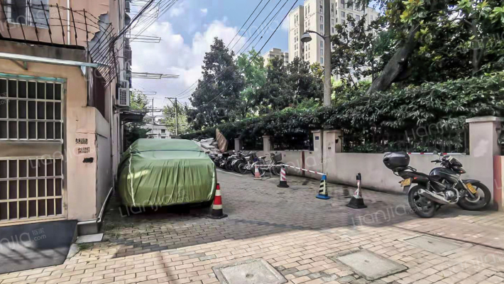 轻工大楼外景图