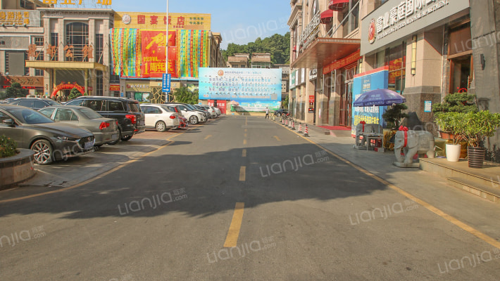 富业广场外景图