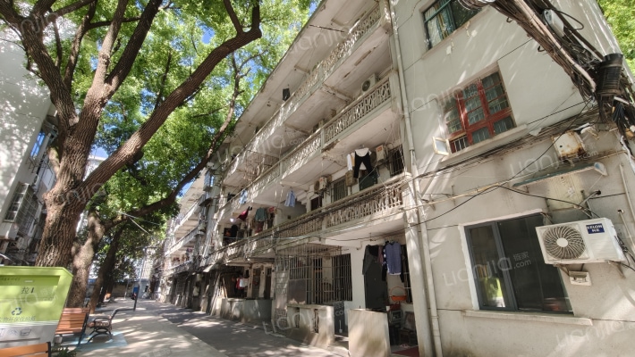 湖南省中医学院宿舍外景图