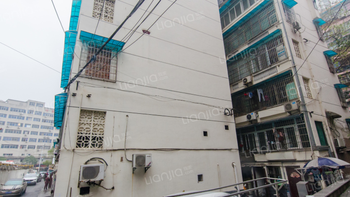 湖商宿舍外景图