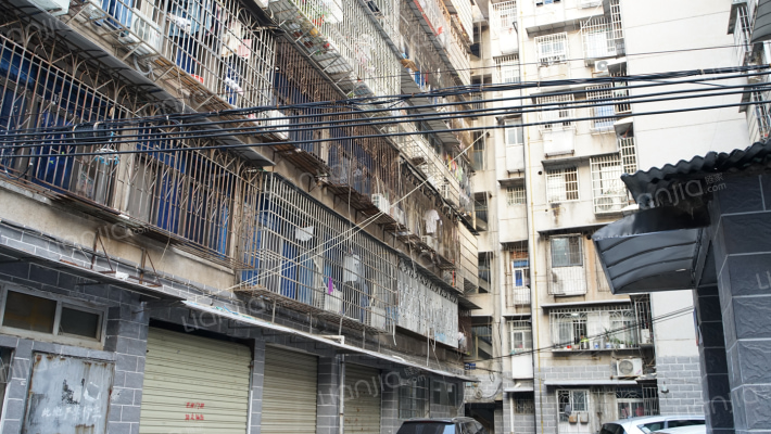 华银宿舍外景图