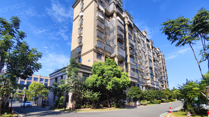 润泽小区外景图