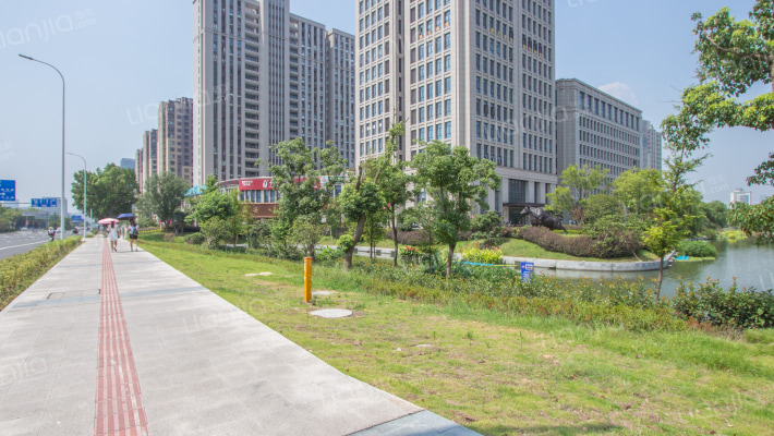 宁兴嘉利广场外景图