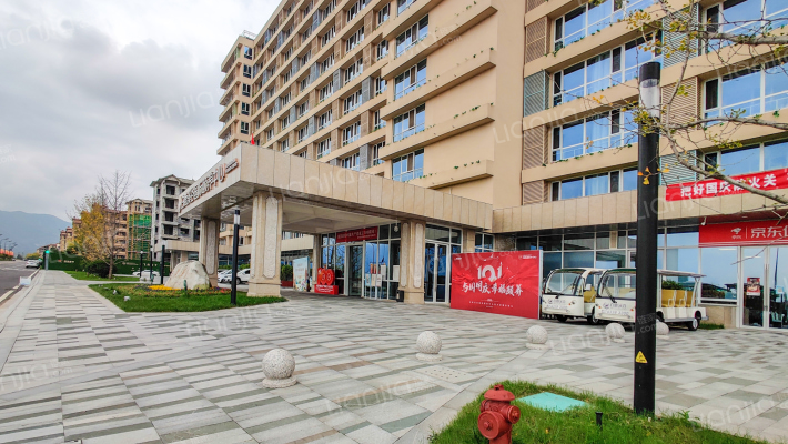 白鹿溪谷外景图