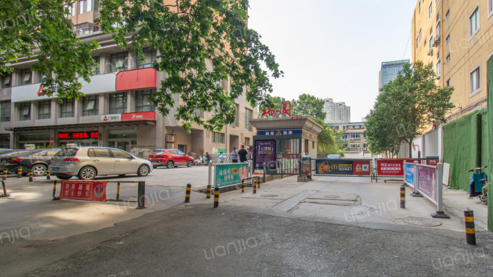 纬一路1号院外景图