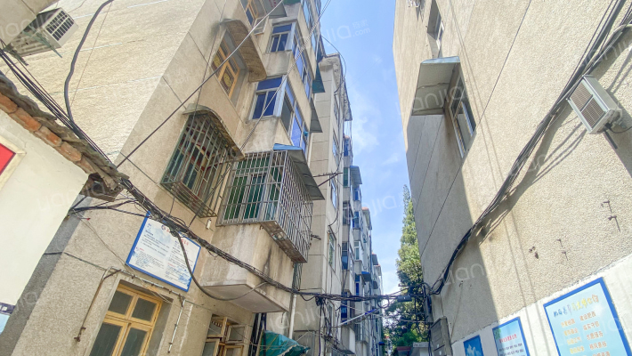 青年路房产二巷外景图