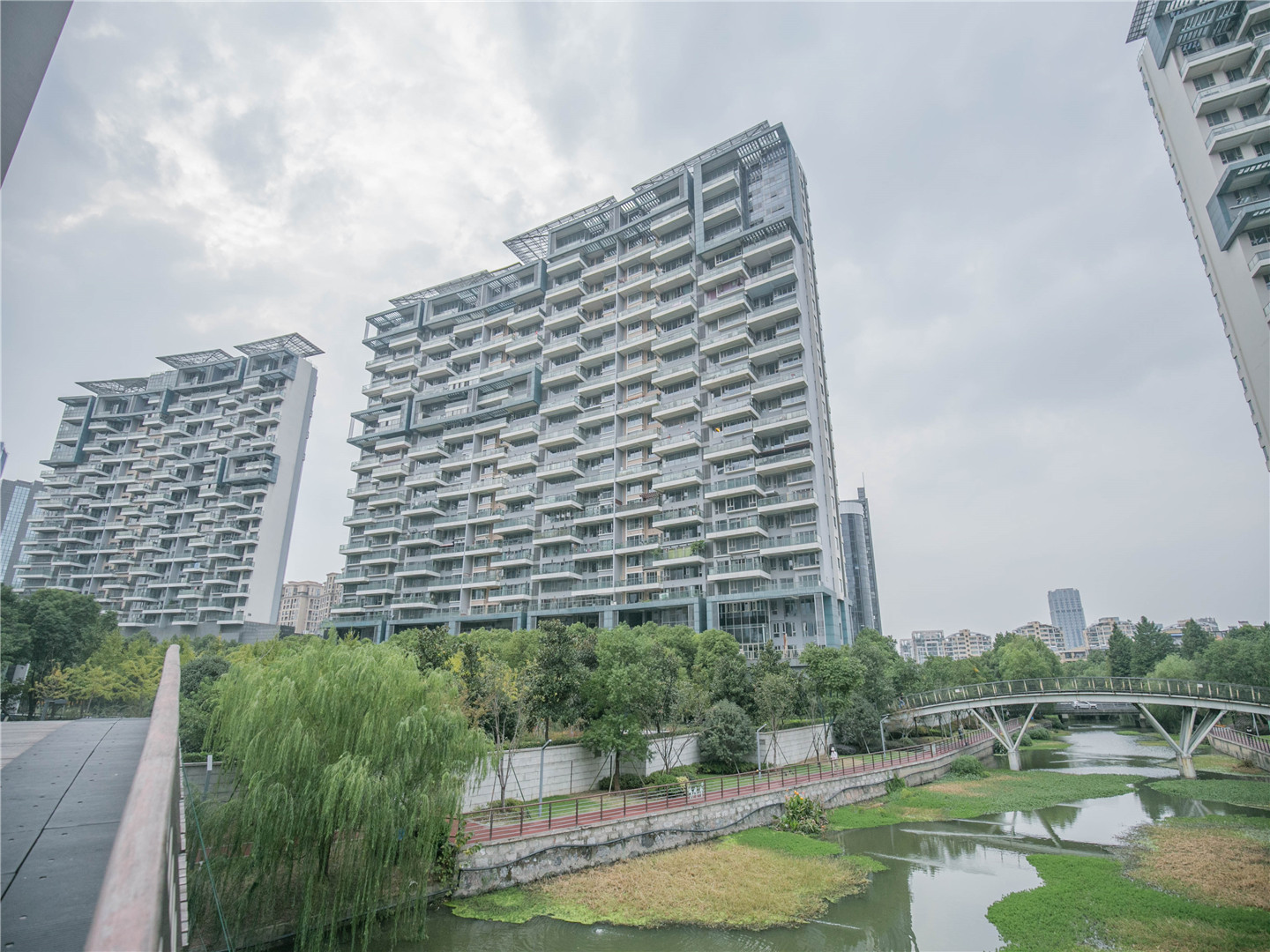 君临天下小区实景 7