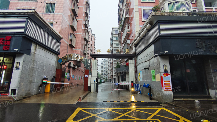 航鑫小区外景图