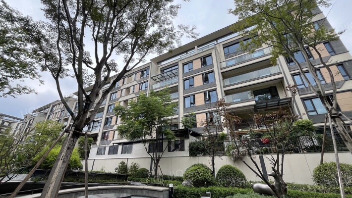 听岸小区外景图