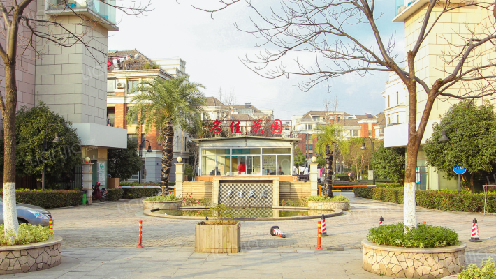 名佳花园外景图