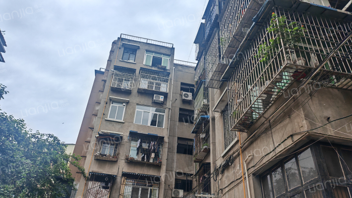 滨河路82号外景图