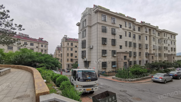 抱龙风景外景图