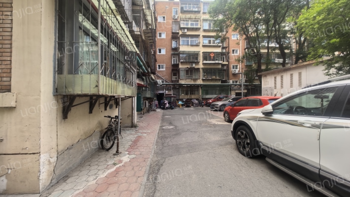 云龙南里外景图