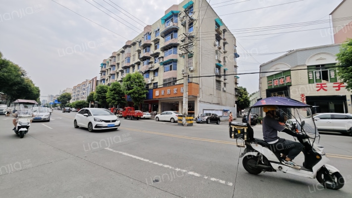 来凤路75外景图