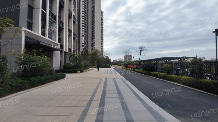 中骏雍景府外景图