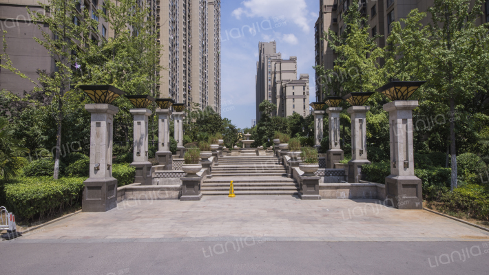 经典华城外景图