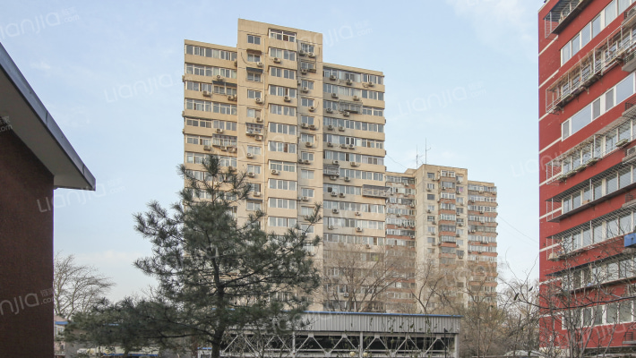 上龙西里外景图