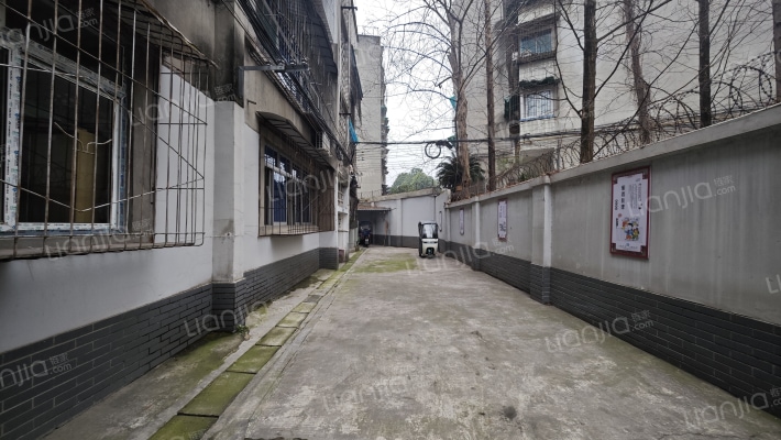 柳城街道航天路社区公园家属院外景图