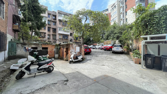 无线电厂宿舍外景图