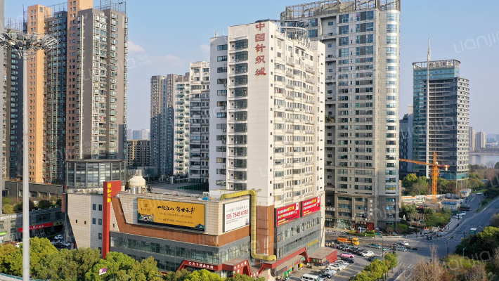 中针商务大厦外景图