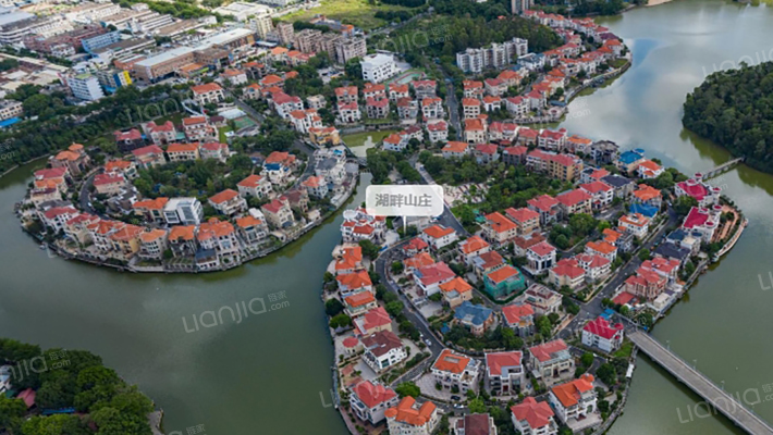 湖畔山庄外景图